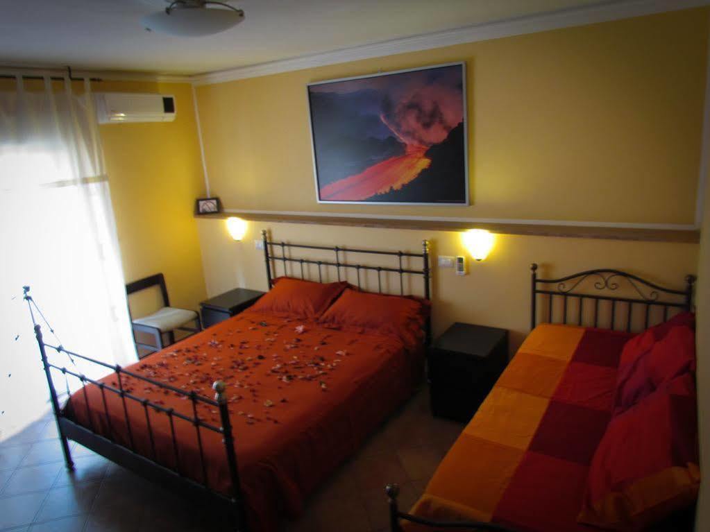 Tano'S Apartment จีอาร์ดีนี นักซอส ภายนอก รูปภาพ