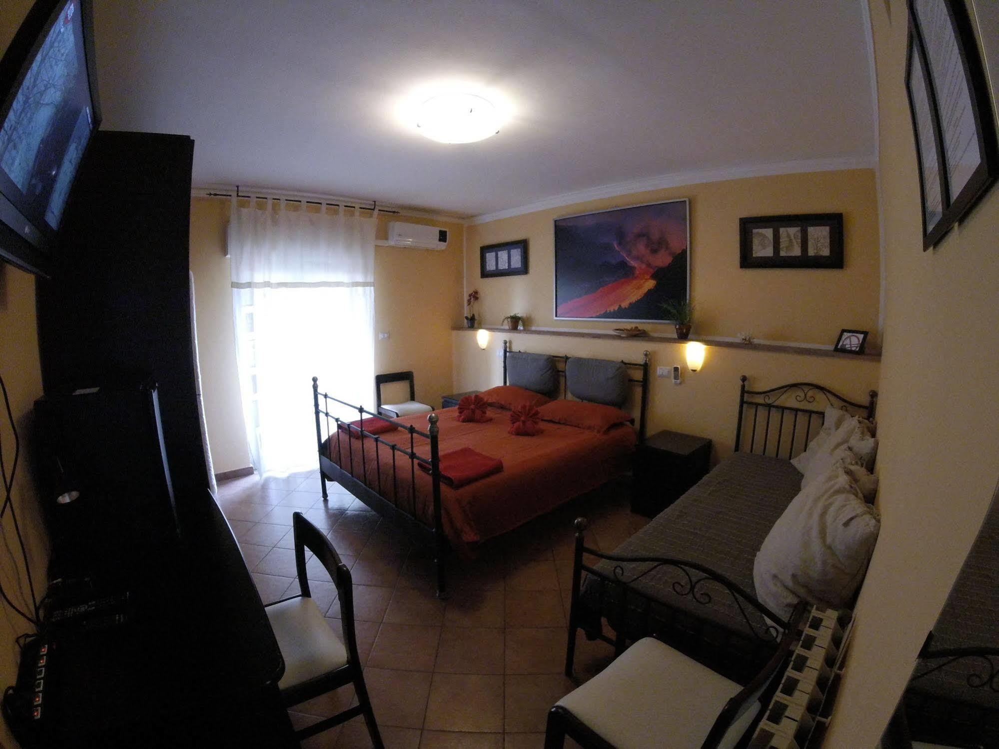 Tano'S Apartment จีอาร์ดีนี นักซอส ภายนอก รูปภาพ