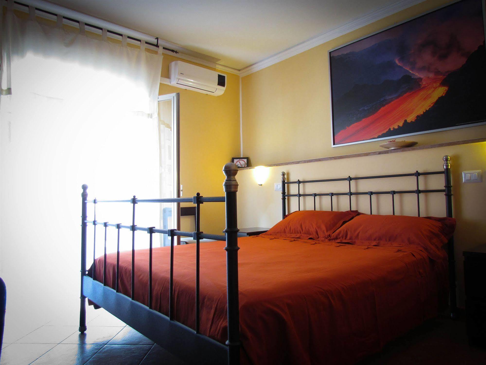 Tano'S Apartment จีอาร์ดีนี นักซอส ภายนอก รูปภาพ